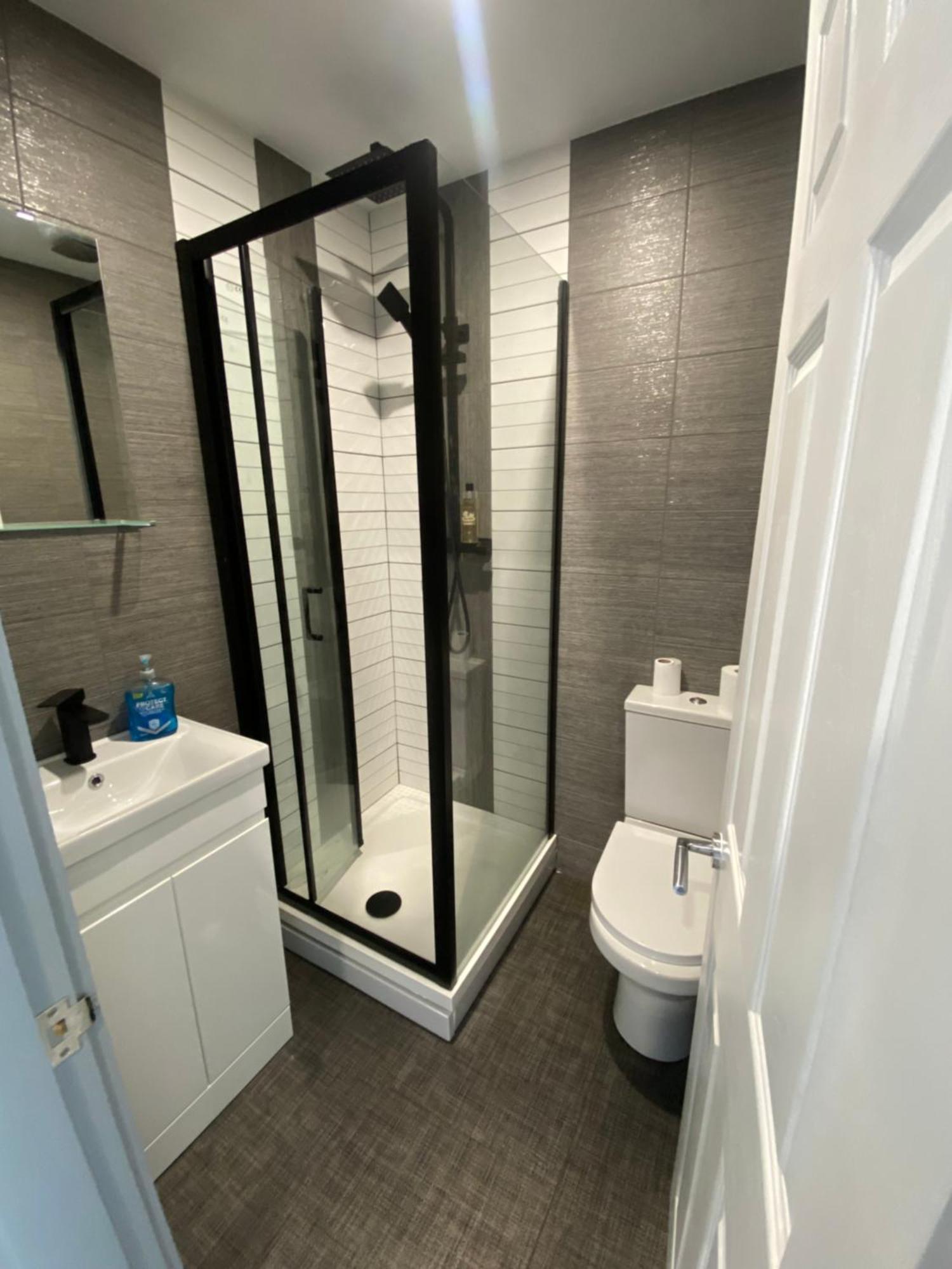 Lucy Street - Luxury En-suite - Perfect For Long Stays * Manchester