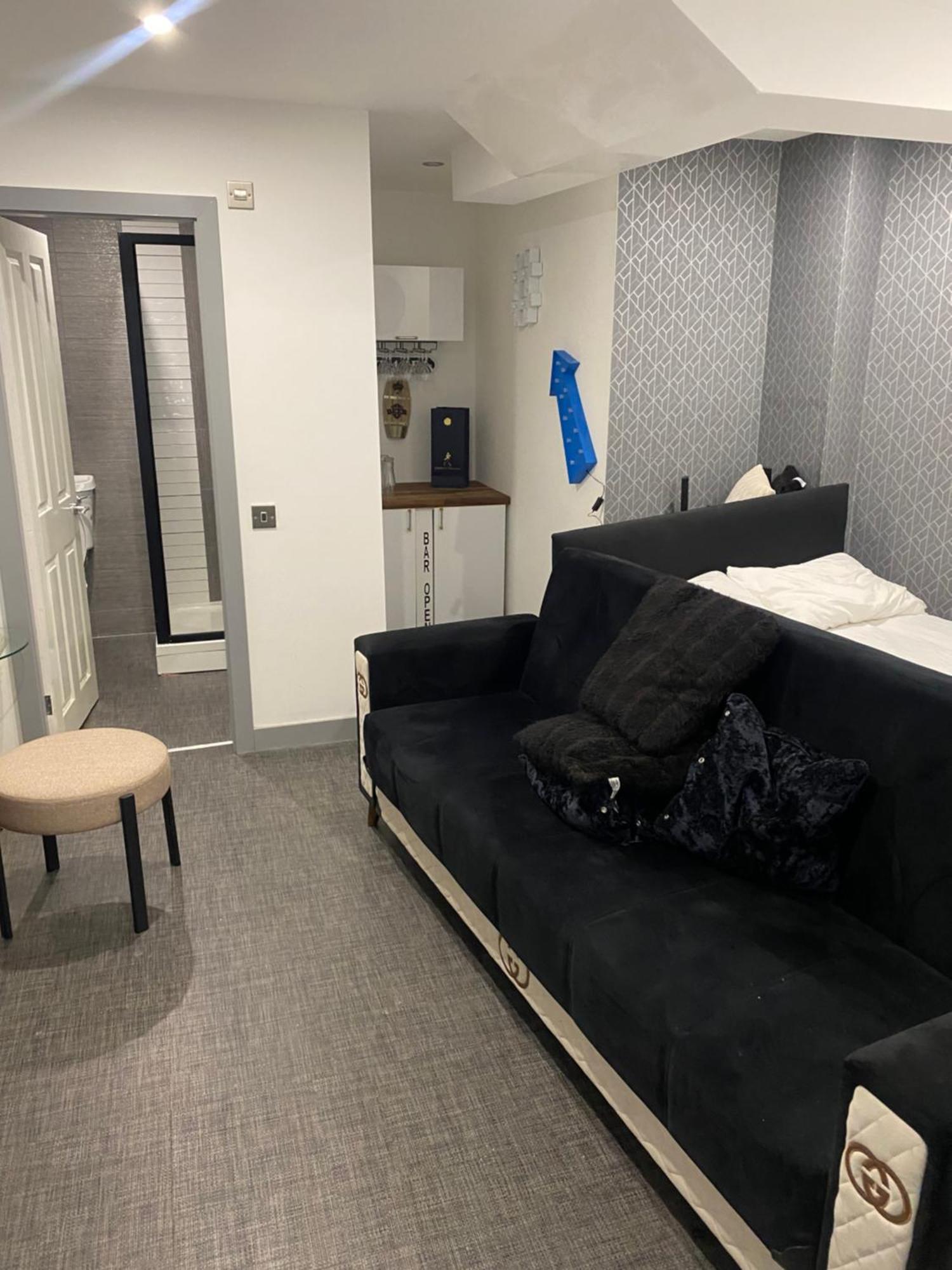 Lucy Street - Luxury En-suite - Perfect For Long Stays Homestay *